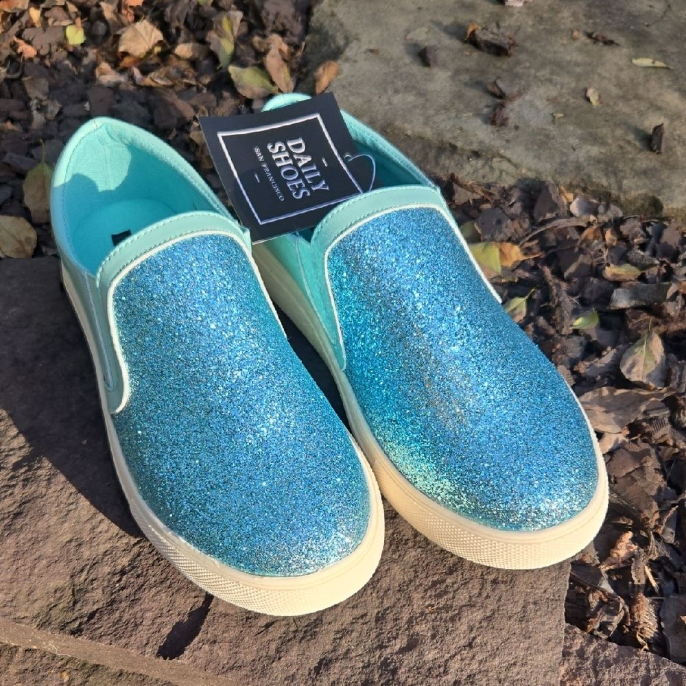 Daily Shoes Tracy  Sparkling Turquoise  Slip-Ons Size 7.5 NWT